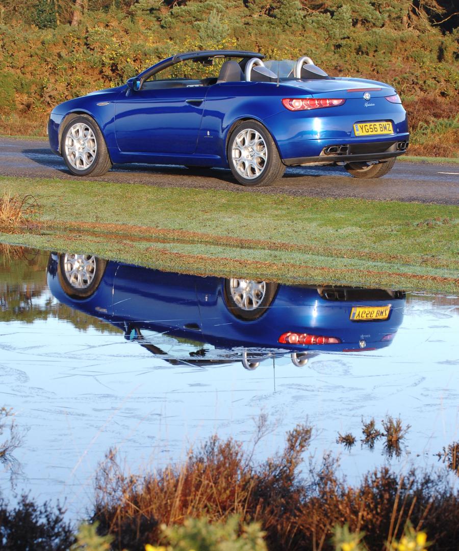  Alfa Romeo Spider (939E) 2007 года  (UK) (фото 13 из 38)